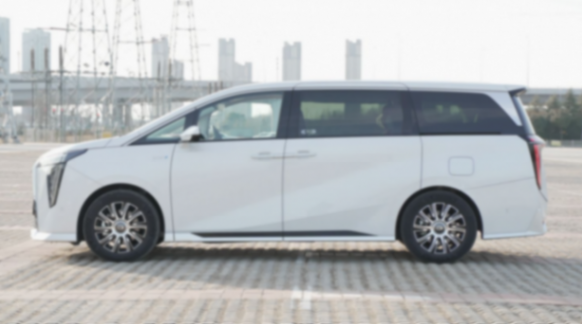 買高端MPV選插混還是燃油?看完傳祺新能源E9對比別克GL8就有答案