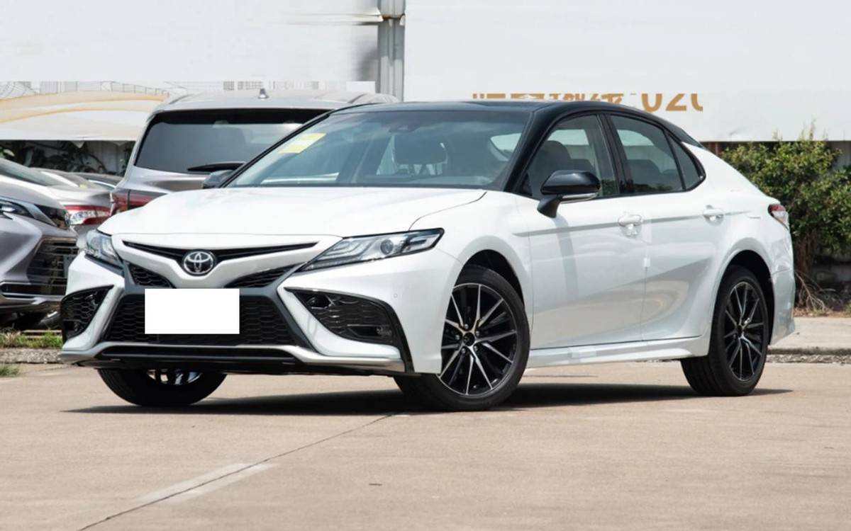 臨近換代,第八代凱美瑞現已直降4萬,年底想買車的還不抄底?