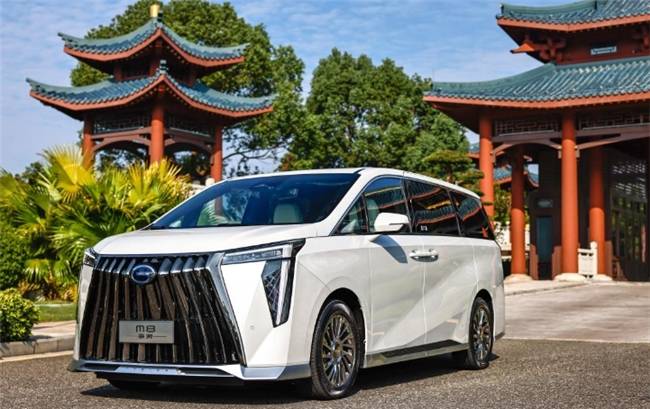 別糾結廣汽傳祺M8裸車價多少萬!其實這款MPV性價比更高!