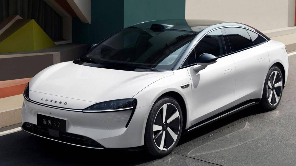 米粉花粉再交鋒,小米SU7與智界S7該如何選?