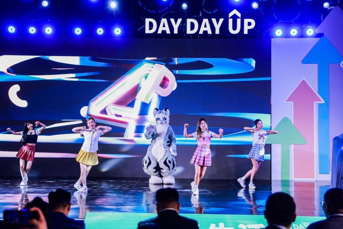 年輕人的第一輛車——元UP酷萌來襲,濟南心動上市,9.68萬元起!