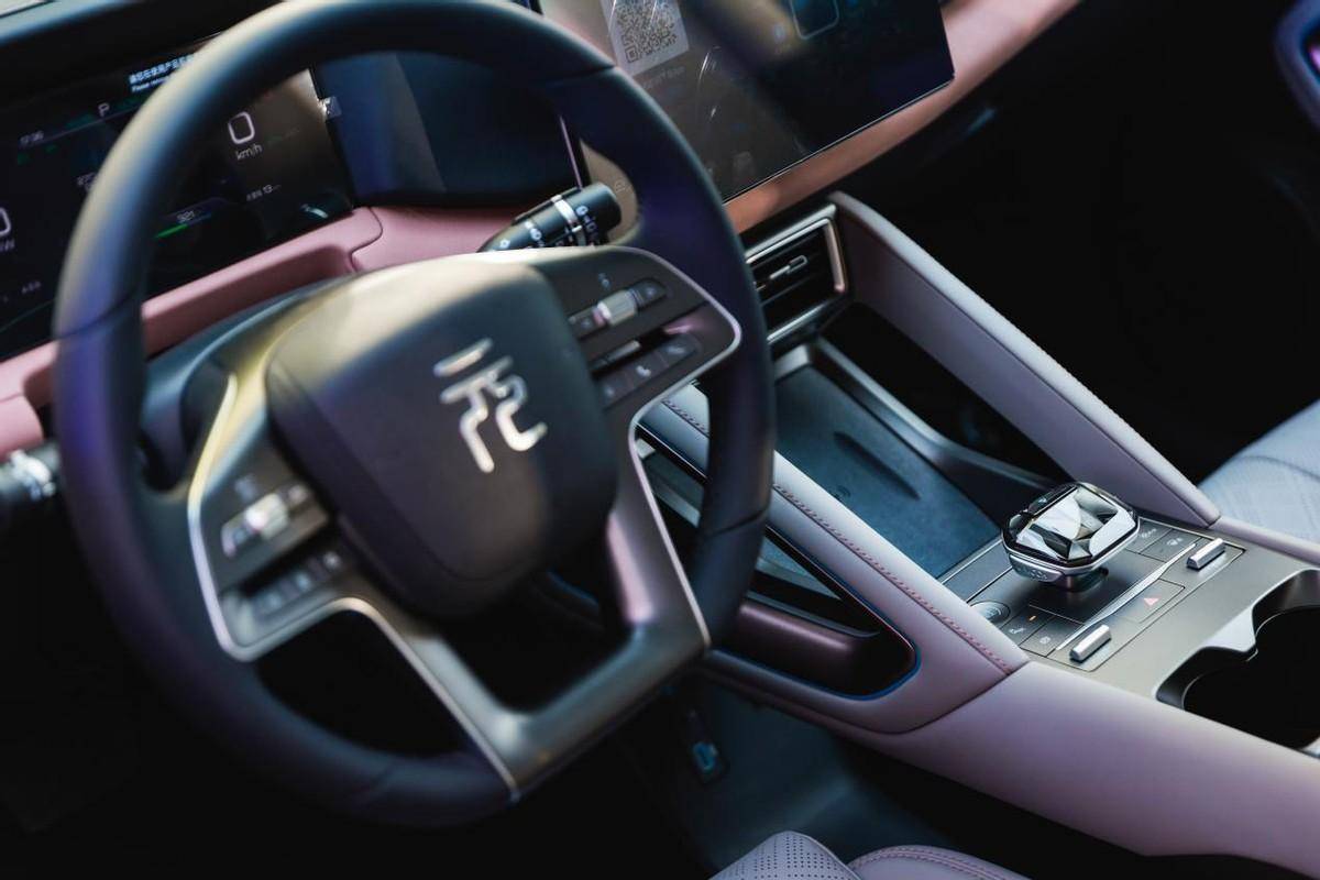 年輕人的第一輛車——元UP酷萌來襲,濟南心動上市,9.68萬元起!