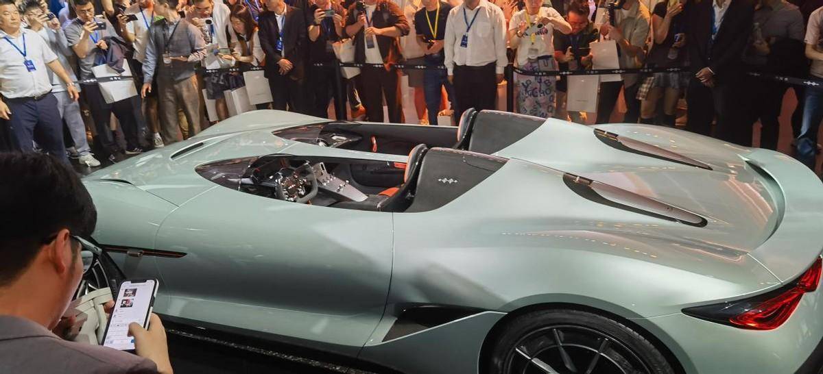 連發3款新車!方程豹放“大招”了,不止豹8和豹3,居然還有超跑