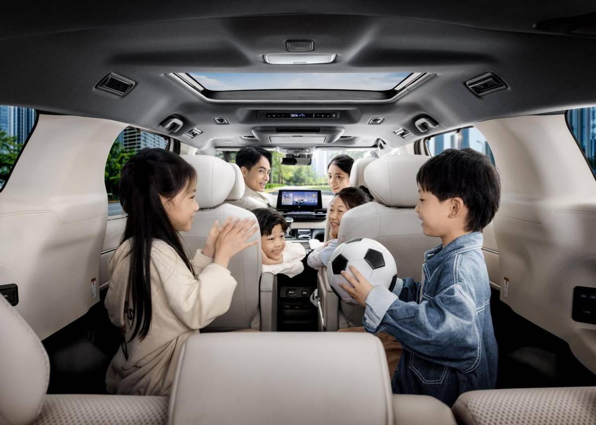 真MPV就該是四驅?格瑞維亞上新,售價不到30萬起!