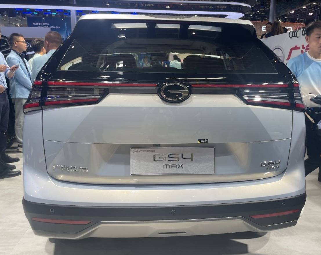 廣汽傳祺GS4 MAX車(chē)展亮相,10萬(wàn)級(jí)家用SUV繞不開(kāi)的選項(xiàng)?