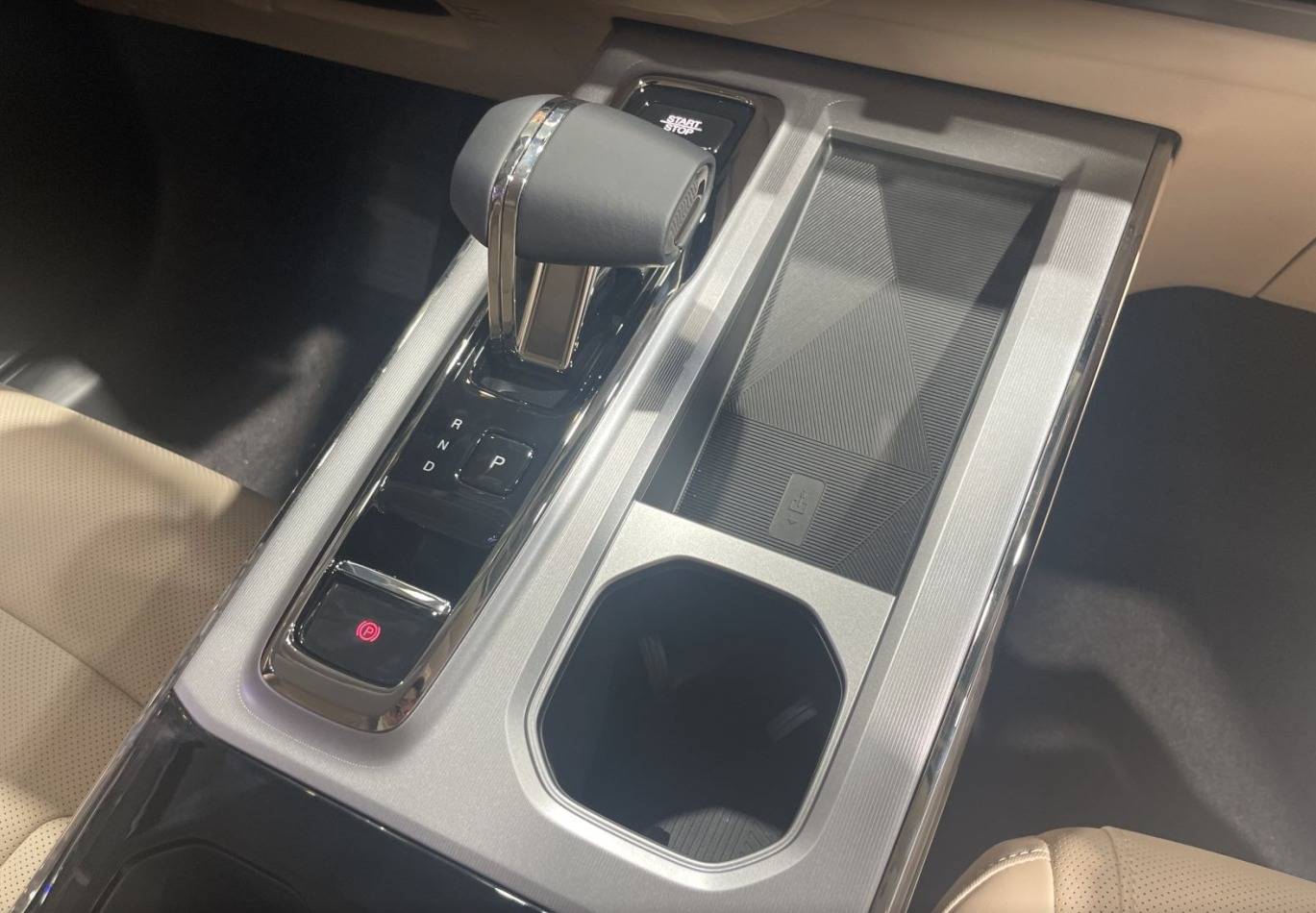 廣汽傳祺GS4 MAX車(chē)展亮相,10萬(wàn)級(jí)家用SUV繞不開(kāi)的選項(xiàng)?