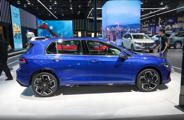 八代半高爾夫增配降價,新1.5T機頭油耗很低,鋼炮身材適合代步-有駕 八代半高爾夫增配降價,新1.5T機頭油耗很低,鋼炮身材適合代步-有駕