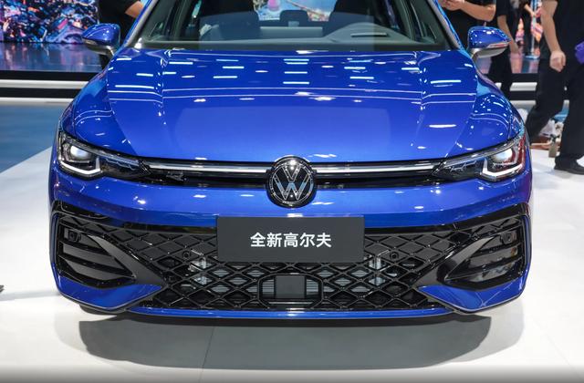 八代半高爾夫增配降價,新1.5T機頭油耗很低,鋼炮身材適合代步-有駕 八代半高爾夫增配降價,新1.5T機頭油耗很低,鋼炮身材適合代步-有駕