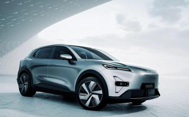 小身材大空間!軸距超漢蘭達,智能駕駛標配,油耗低至5升-有駕 小身材大空間!軸距超漢蘭達,智能駕駛標配,油耗低至5升-有駕