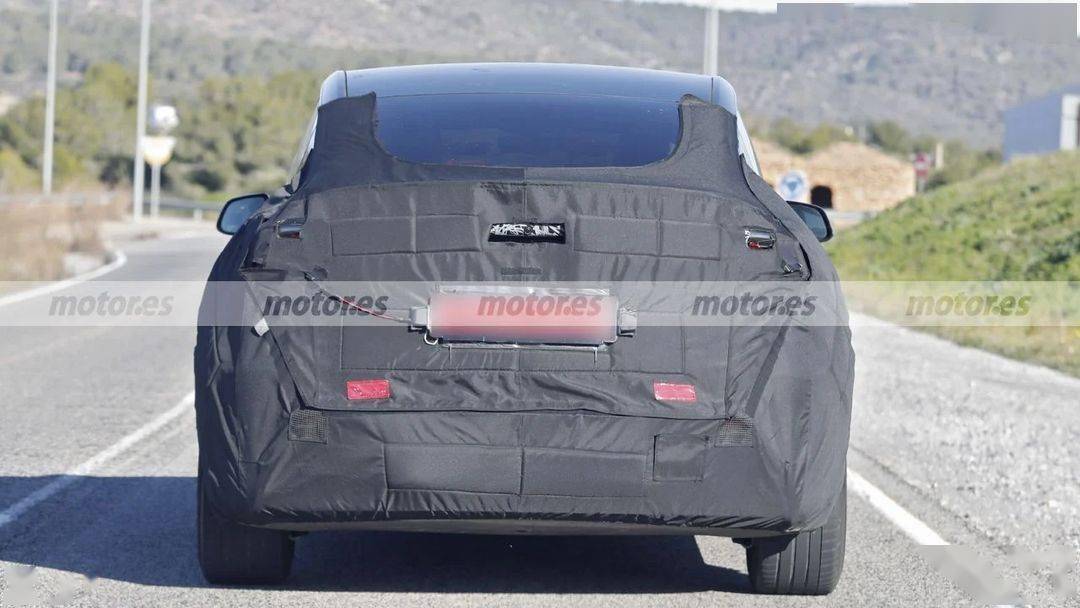 新款特斯拉Model Y測(cè)試諜照曝光,上海工廠(chǎng)加大產(chǎn)能