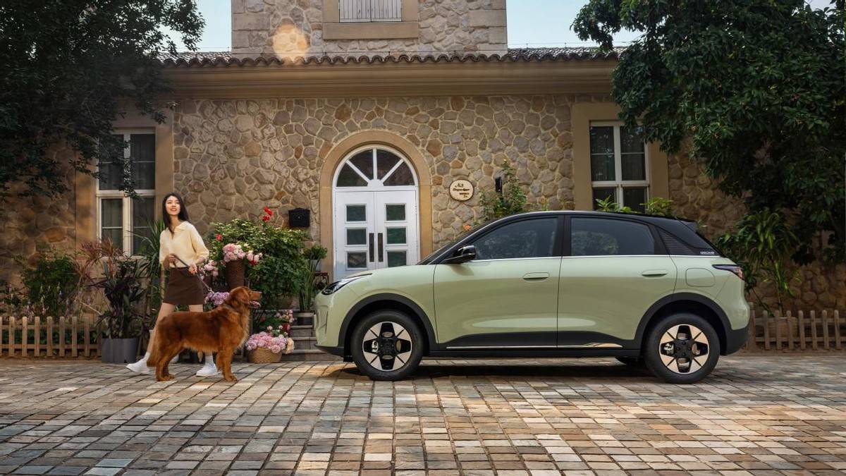 狂賣近50萬輛!吉利銀河沖榜新勢力第二