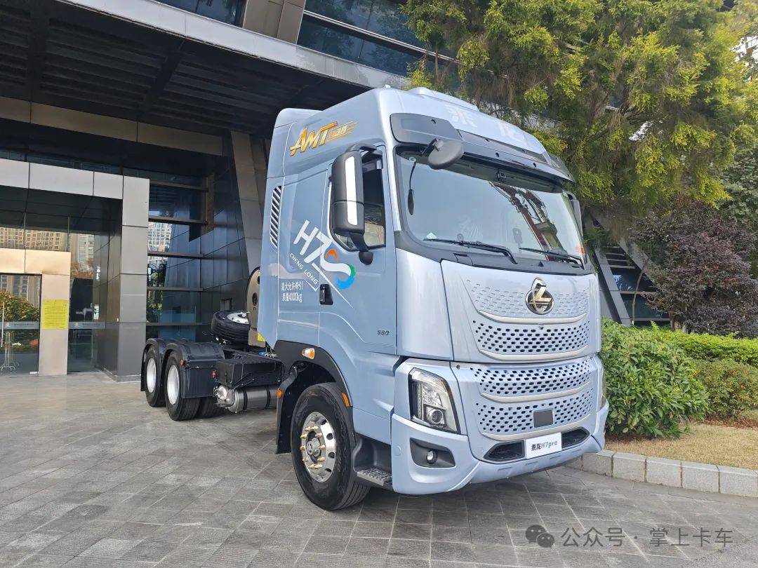 東風柳汽乘龍2025年會展車來了!乘龍HK/乘龍H5V房車/乘龍H7亮相