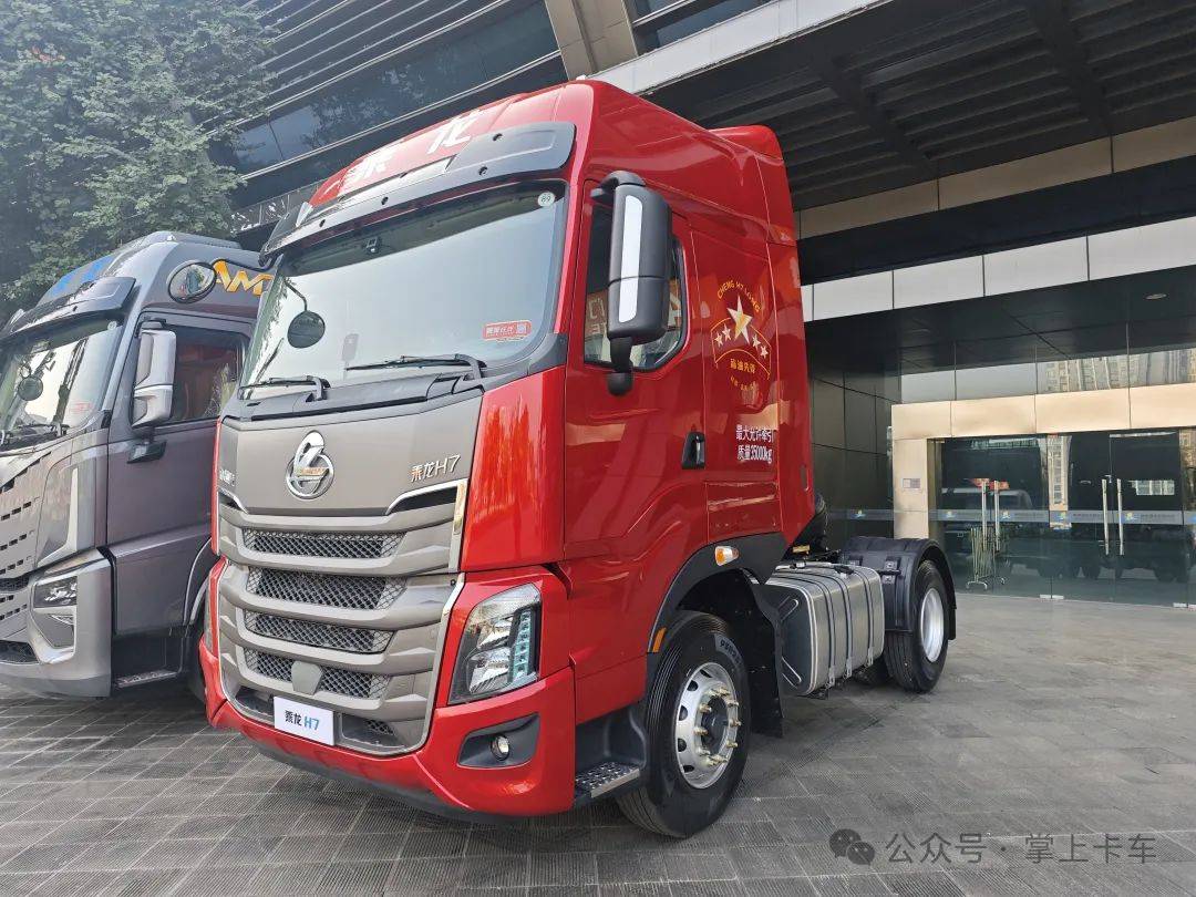 東風柳汽乘龍2025年會展車來了!乘龍HK/乘龍H5V房車/乘龍H7亮相