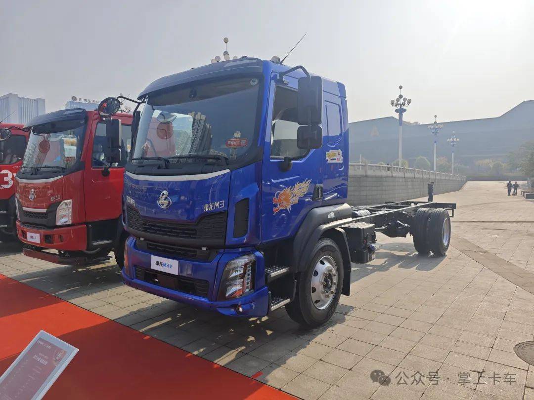 東風柳汽乘龍2025年會展車來了!乘龍HK/乘龍H5V房車/乘龍H7亮相