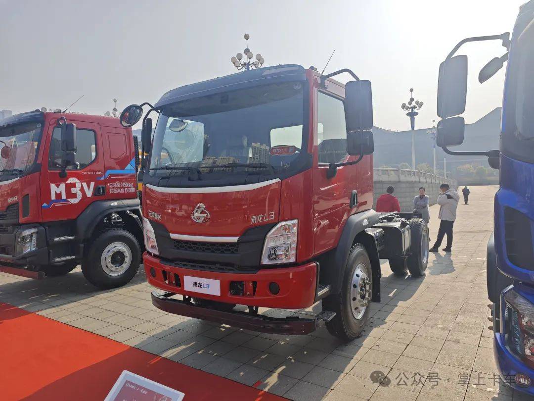 東風柳汽乘龍2025年會展車來了!乘龍HK/乘龍H5V房車/乘龍H7亮相