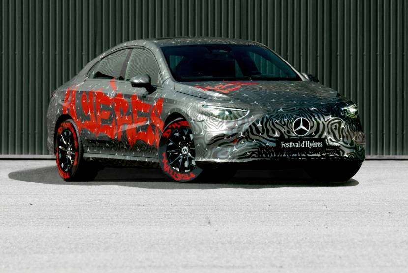 使用混合動力系統 2025款奔馳CLA諜照,動力參數曝光