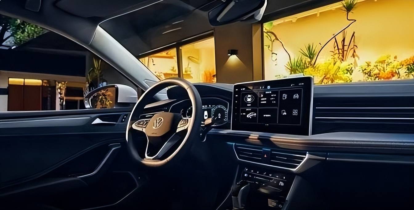 12萬預算選合資還是國產?大眾速騰對比吉利星瑞