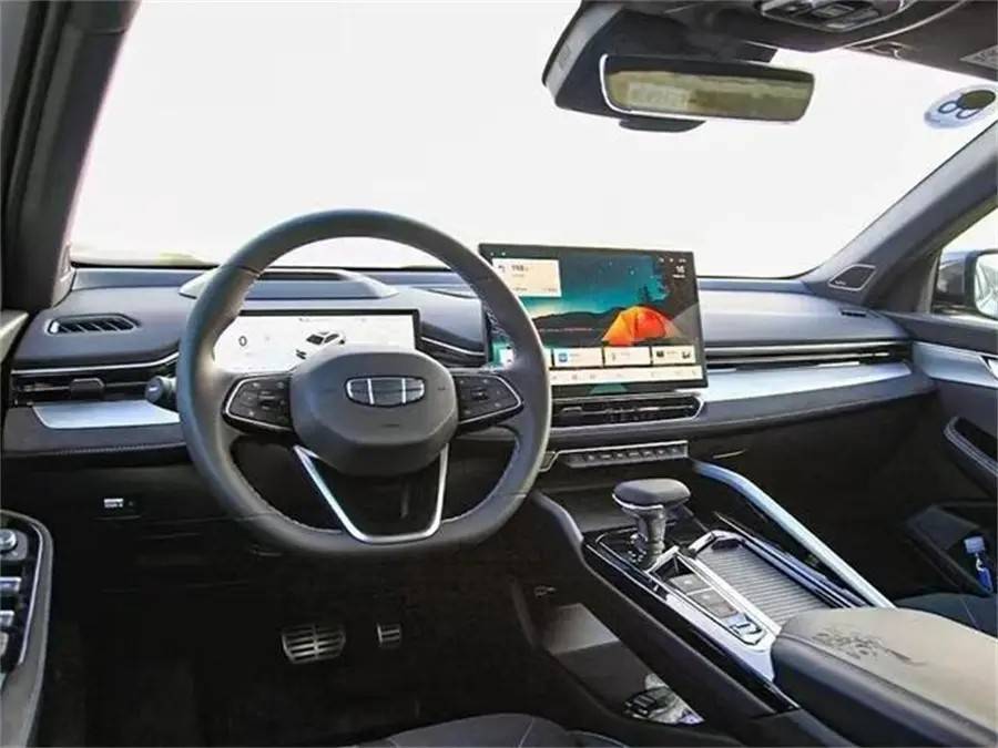 12萬預算選合資還是國產?大眾速騰對比吉利星瑞