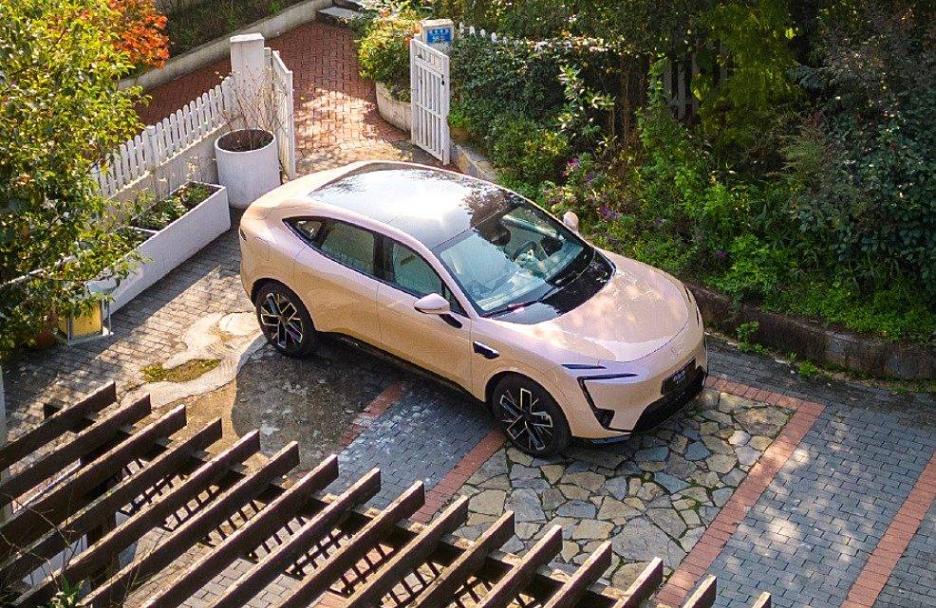 瞄準高端市場 紅旗天工08上市與阿維塔11相比誰更強?