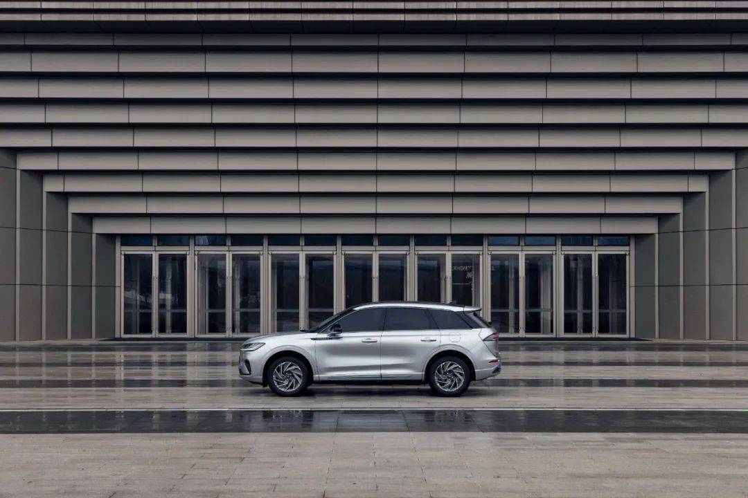 迎浪而行,林肯汽車力圖在“穩”中求進