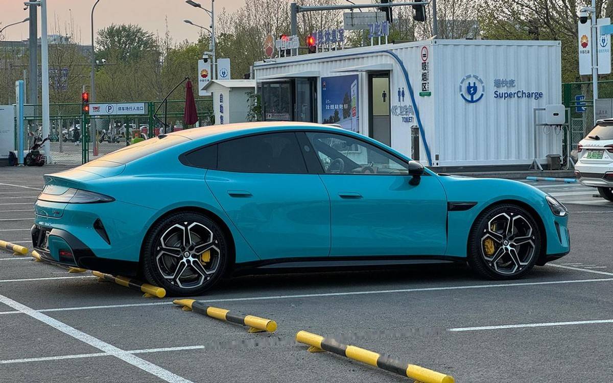 小米:因軟件策略問題,召回超3萬輛小米SU7標準版車型