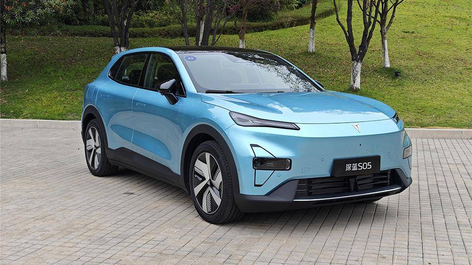 插混新技術(shù)油耗再降1L,2025年,增程的優(yōu)勢還剩什么?