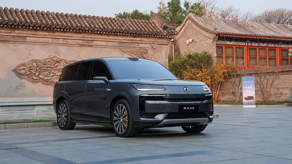 插混新技術(shù)油耗再降1L,2025年,增程的優(yōu)勢還剩什么?