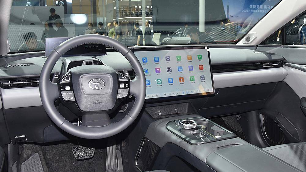 2025還有合資車值得買?BBA換新2.0T,大眾日系便宜賣智駕?