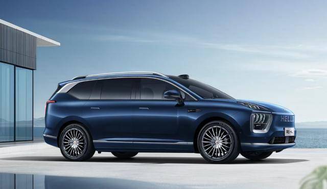 “陸地游艇”續航 1200km,媲美邁巴赫,預計僅35萬,劍指理想L8