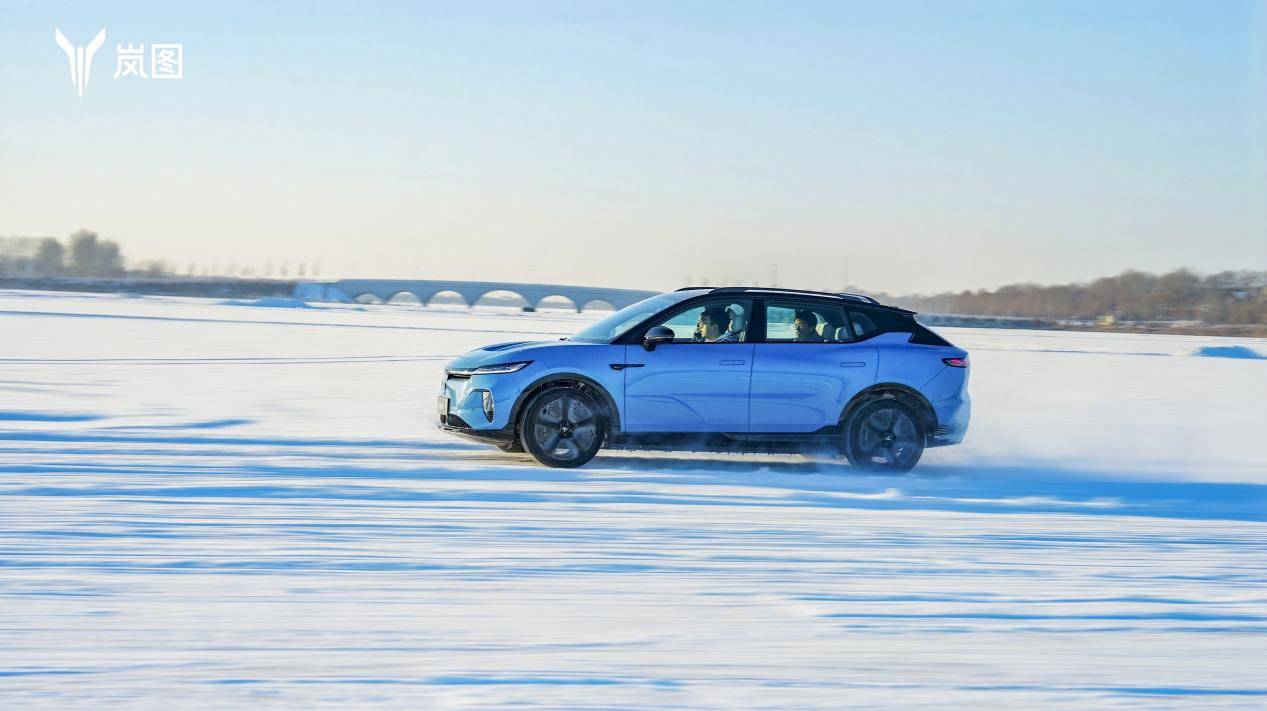 LFC超級后驅、逍遙座艙、鯤鵬智駕,嵐圖知音實力不容小覷!