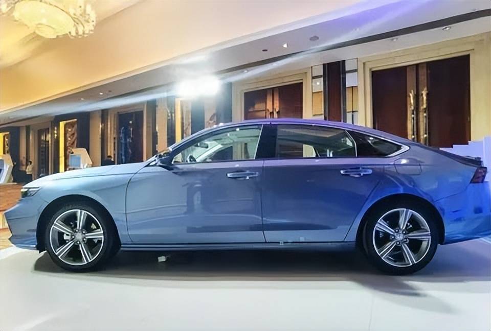 前臉大變樣,新款雅閣實車亮相