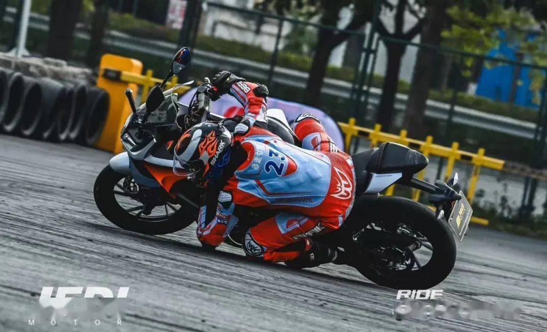 杰迪K333:年輕人的進階之選,輕巧好騎能否成為你的第一臺摩托車?