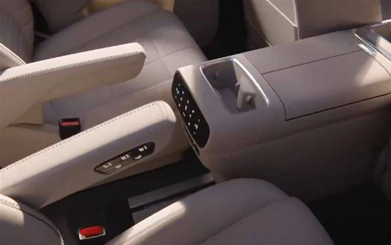 搭載華為高階智駕,深藍(lán)S09挑戰(zhàn)理想L9