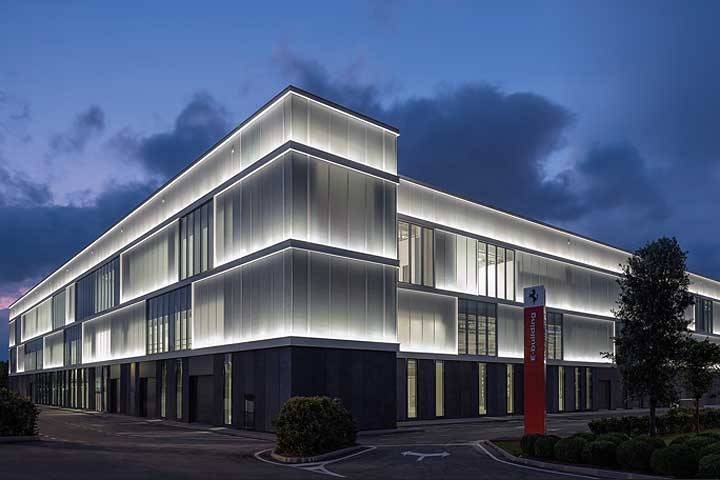 確認(rèn),10月發(fā)布,法拉利首款電動(dòng)車