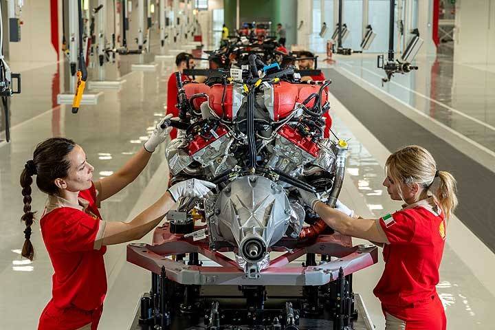 確認(rèn),10月發(fā)布,法拉利首款電動(dòng)車