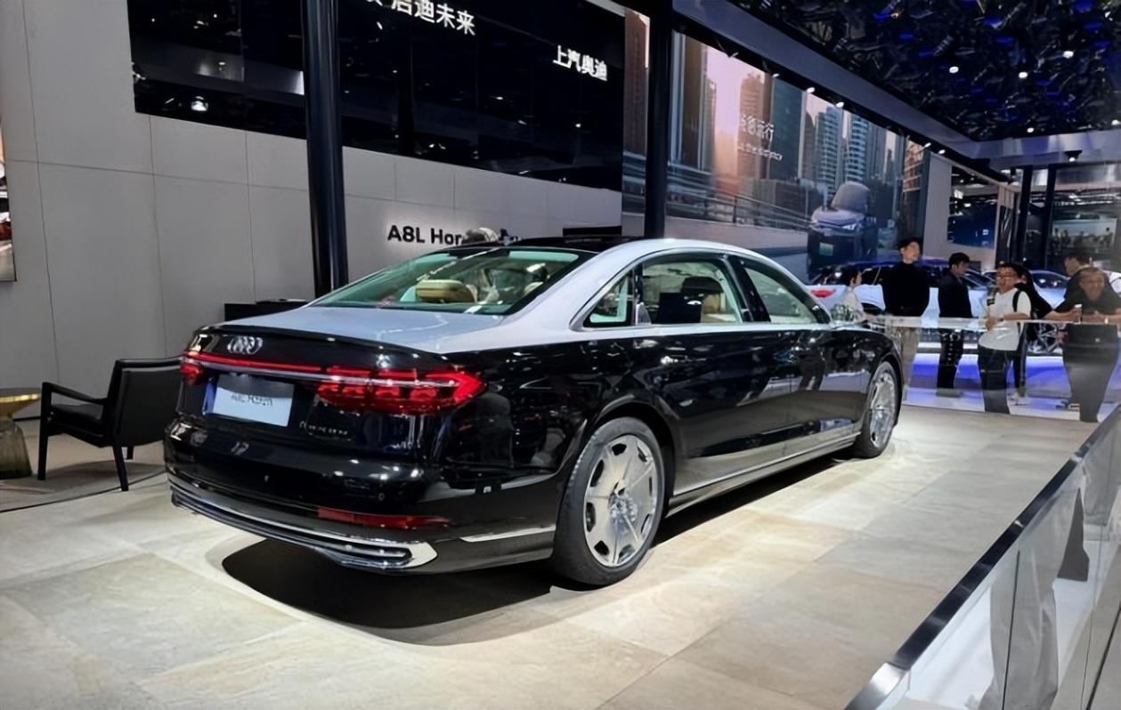 2024款奧迪A8L Horch創始人版:百萬豪車,香還是勸退?你值得擁有