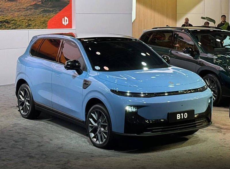 百變副駕空間+AI座艙 零跑B10內(nèi)飾官圖發(fā)布