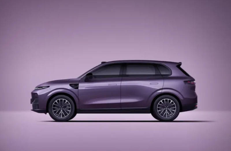 百變副駕空間+AI座艙 零跑B10內(nèi)飾官圖發(fā)布