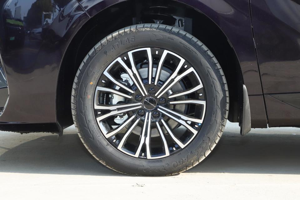 MPV領域的平民“埃爾法”!長超5米2,續航2000公里,劍指騰勢D9