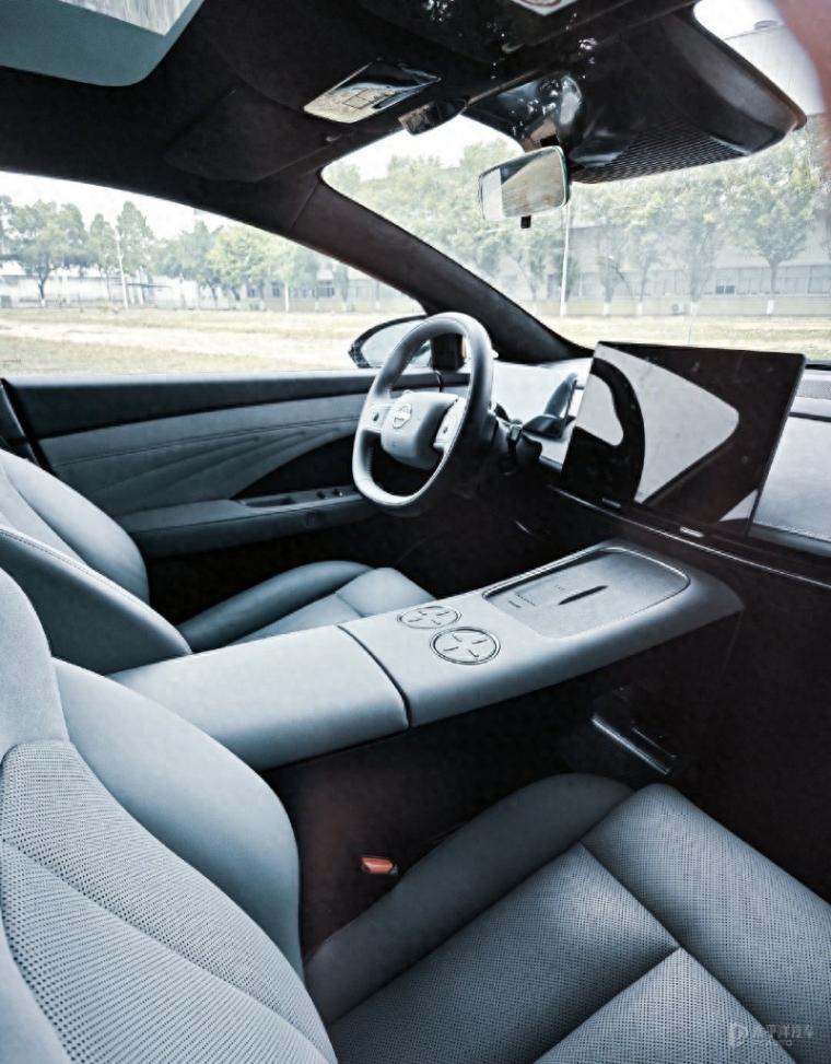 日產(chǎn)N7內(nèi)飾曝光!改走“新勢(shì)力”路線了?