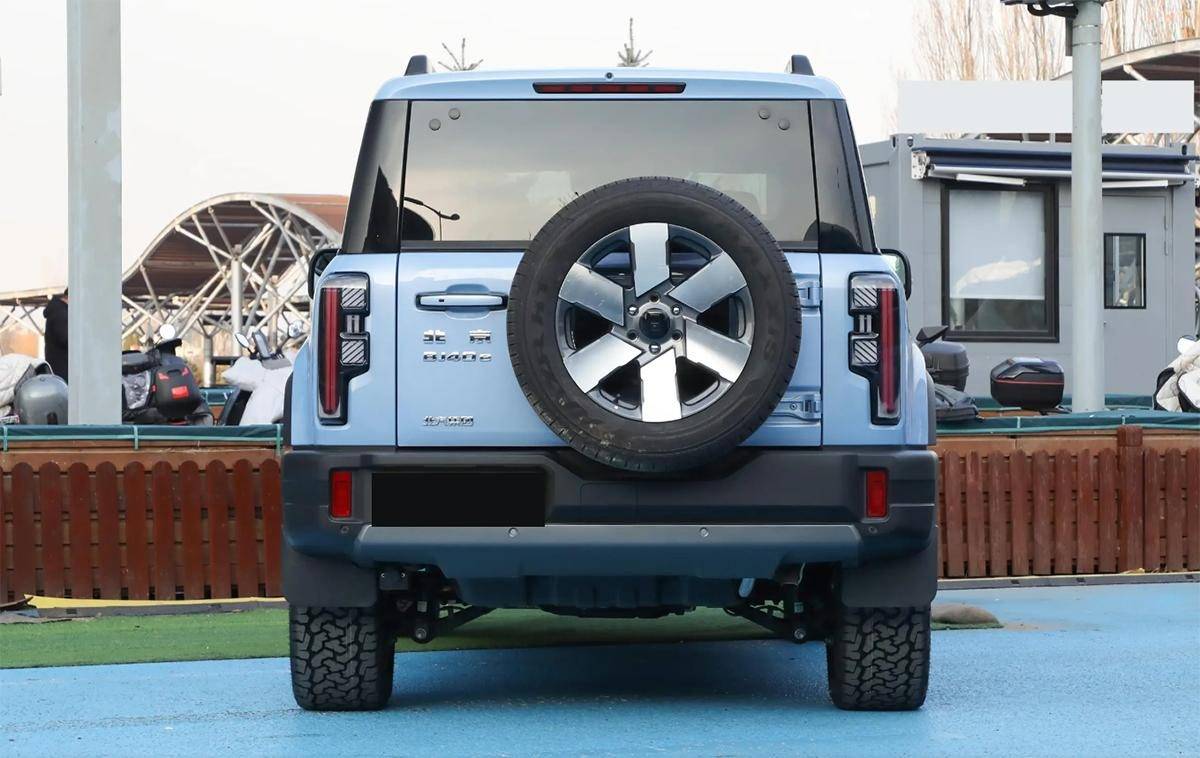 比預(yù)售價(jià)低4萬,BJ40增程版上市,17.98萬元起