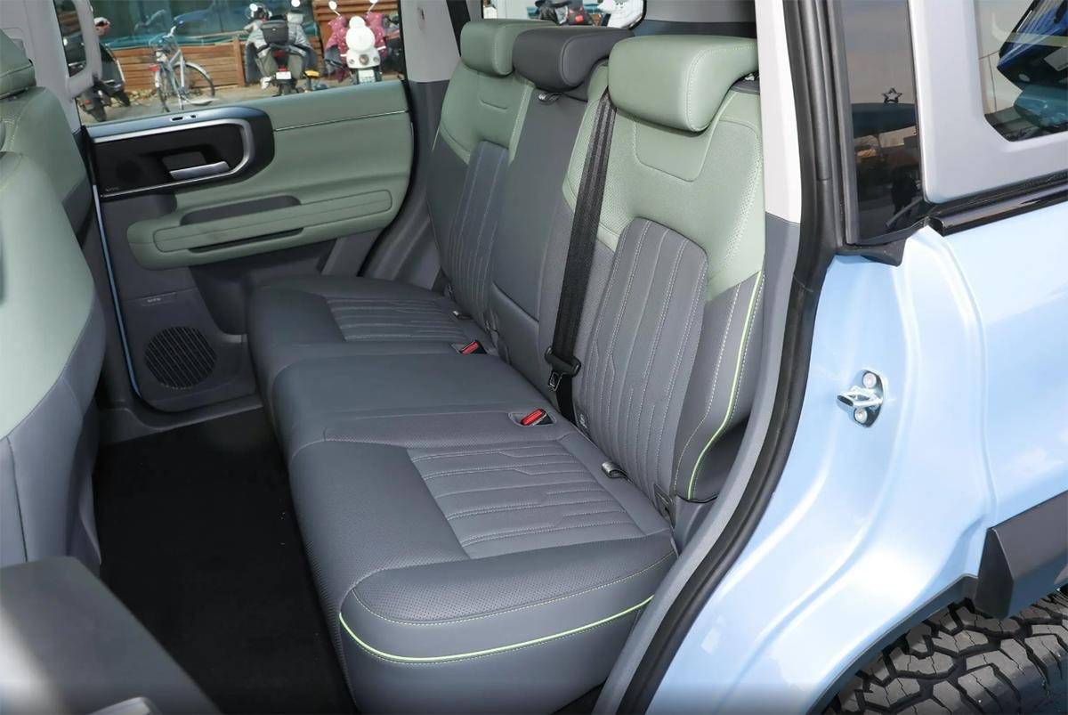 比預(yù)售價(jià)低4萬,BJ40增程版上市,17.98萬元起