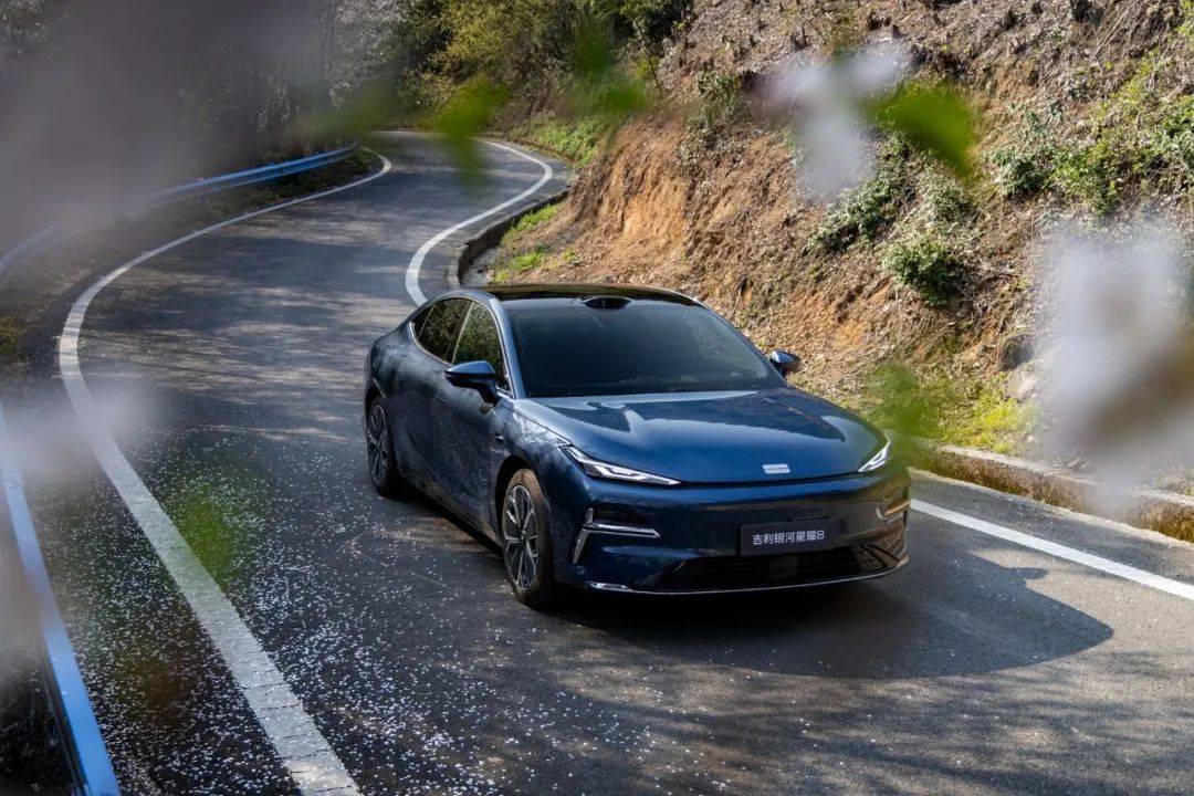 13.98萬元起,雙動力可選,吉利銀河星耀8開啟預售