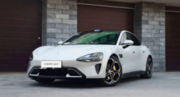 小米SU7大燈翹邊?官方回應(yīng)了,極小范圍內(nèi)的車(chē)輛可能會(huì)局部變形