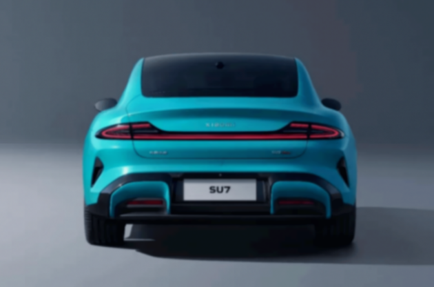 小米SU7大燈翹邊?官方回應(yīng)了,極小范圍內(nèi)的車(chē)輛可能會(huì)局部變形