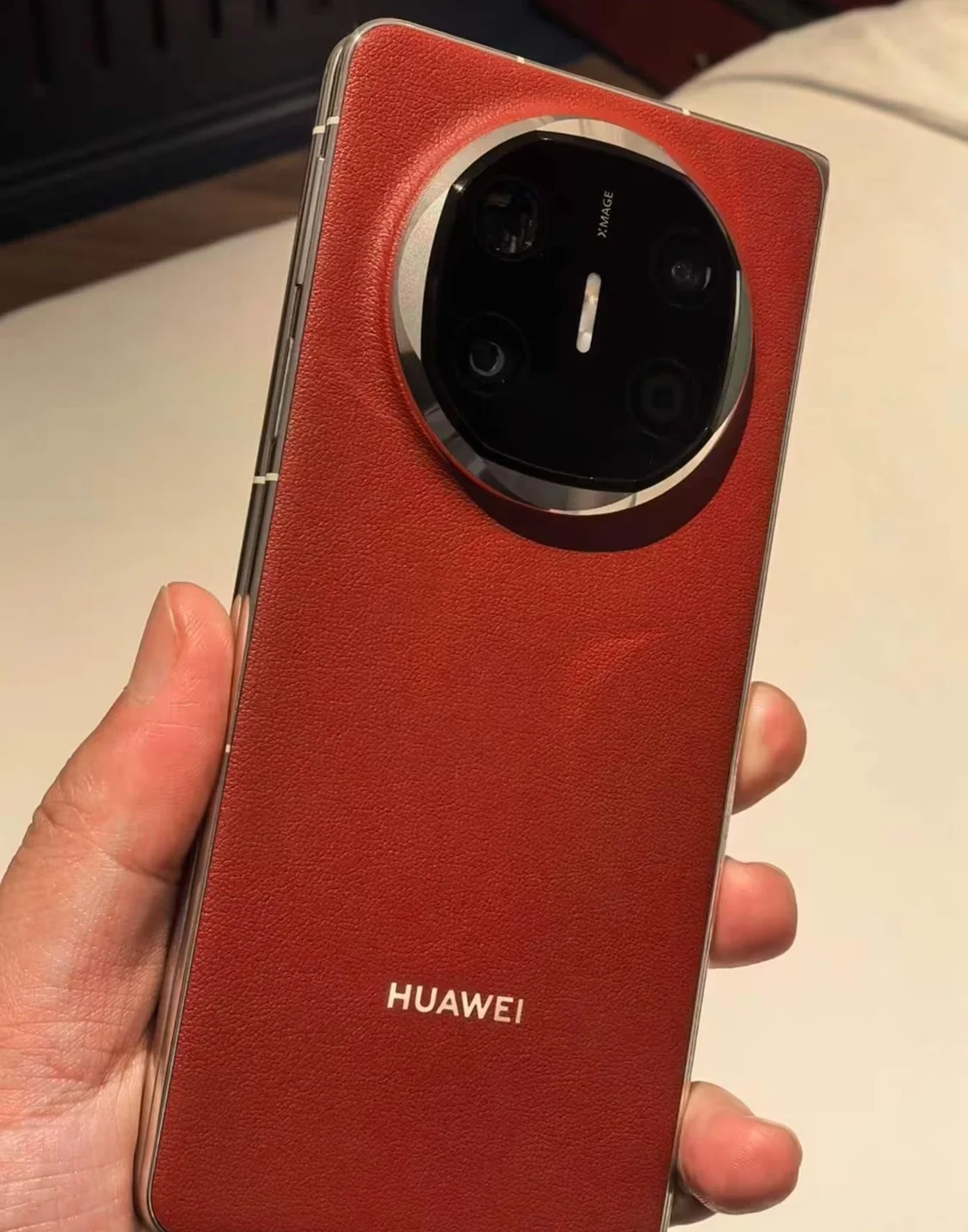 華為Mate X6系列折疊屏手機獲HarmonyOS 4.3.0.173升級，升級多色溫白平衡色彩還原技術