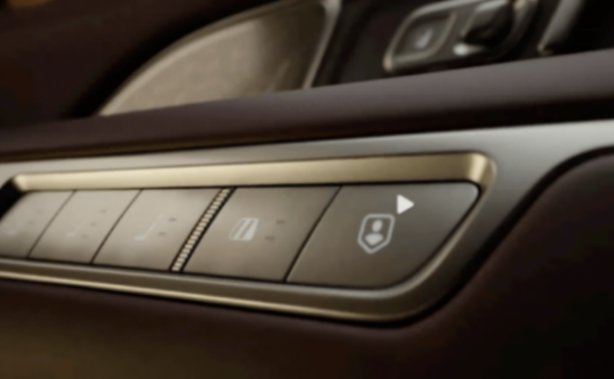 全新蔚來(lái)ES8內(nèi)飾官宣,大六座SUV,含金量很高