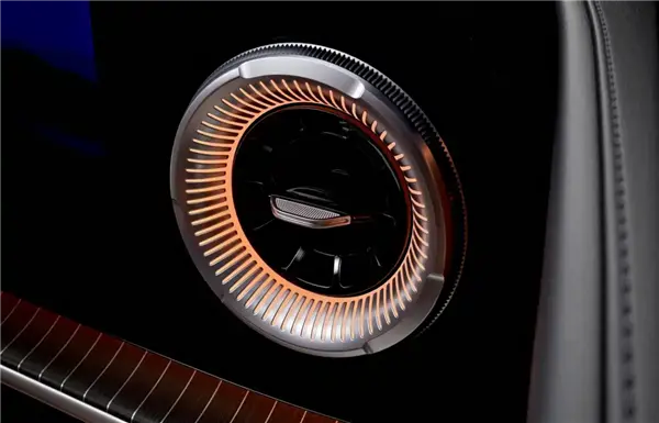 奔馳史上最大中控屏!全新GLC EV內飾官圖發布:滿眼全是屏 奔馳史上最大中控屏!全新GLC EV內飾官圖發布:滿眼全是屏