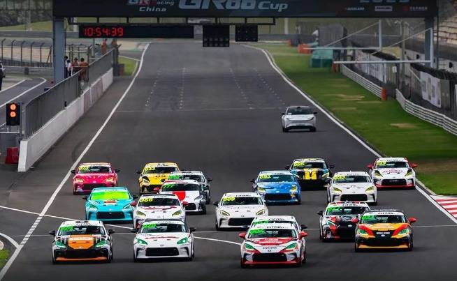 售價近40萬的豐田GR YARIS,究竟是誰的夢中情車?