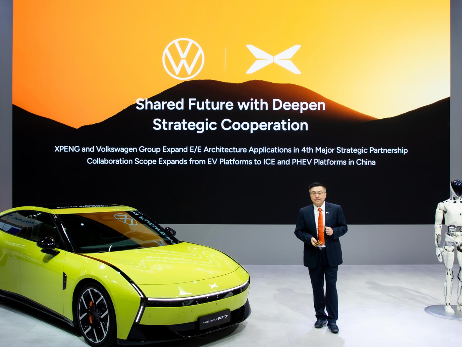 何小鵬:我們不是“賣貨空軍”,而是“扎根陸軍” IAA 2025 | 何小鵬:我們不是“賣貨空軍”,而是“扎根陸軍”